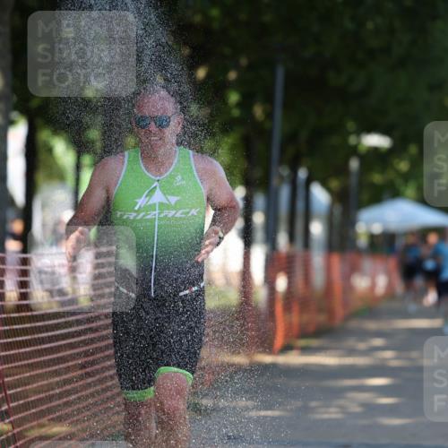 07.09.2025 - 19. Norderstedt Triathlon Michael Strokosch http://msf.ph/oto/8777004 07.09.2025 15:49:36 Laufen 430, 438 meine-sportfotos.de