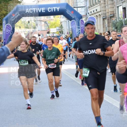 07.09.2025 - BARMER Alsterlauf Strokosch-Dieckow http://msf.ph/oto/8777011 07.09.2025 10:07:18 Ziel 2233, 2315, 2353, 2372, 2520, 2662, 2755, 2893, 2939, 2965, 3063, 3265, 3837, 3864, 3976, 4110, 4860, 5173, 5212, 5315, 5402, 5475, 5524, 5593, 5854, 5935, 5939, 6140, 6141, 6146, 6219, 6343, 8282 meine-sportfotos.de
