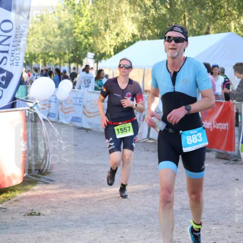07.09.2025 - 19. Norderstedt Triathlon Zöllner http://msf.ph/oto/8777017 07.09.2025 17:12:42 Ziel 883, 1557 meine-sportfotos.de