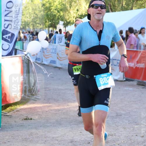 07.09.2025 - 19. Norderstedt Triathlon Zöllner http://msf.ph/oto/8777021 07.09.2025 17:12:42 Ziel 883, 1557 meine-sportfotos.de