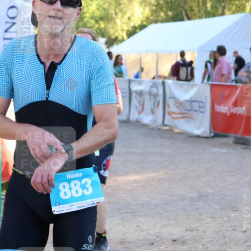07.09.2025 - 19. Norderstedt Triathlon Zöllner http://msf.ph/oto/8777033 07.09.2025 17:12:43 Ziel 883, 1557 meine-sportfotos.de