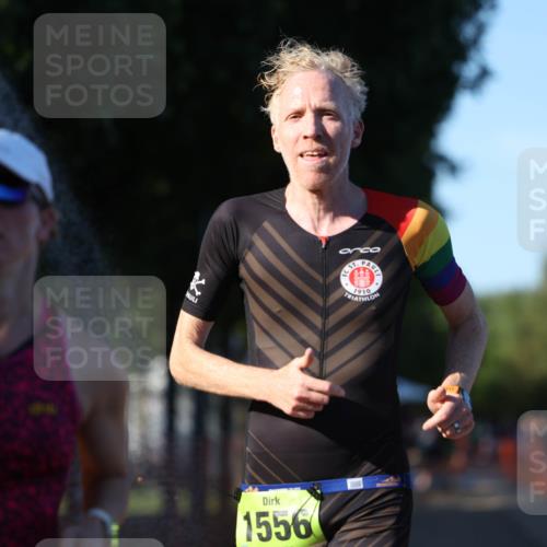 07.09.2025 - 19. Norderstedt Triathlon Michael Strokosch http://msf.ph/oto/8777038 07.09.2025 16:49:28 Laufen 425, 878, 950, 1556 meine-sportfotos.de