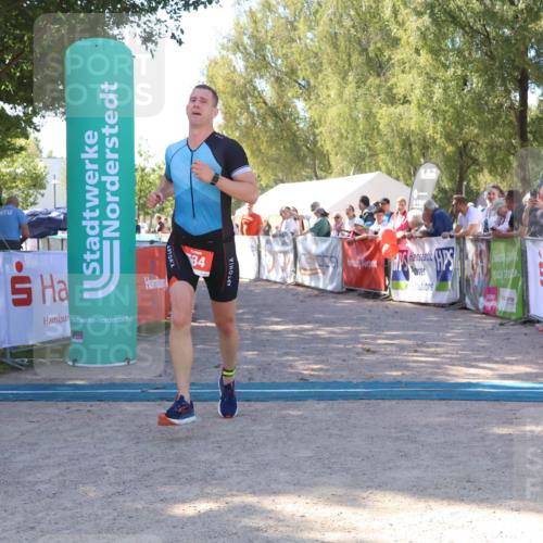 07.09.2025 - 19. Norderstedt Triathlon Zöllner http://msf.ph/oto/8777047 07.09.2025 12:08:29 Ziel 734 meine-sportfotos.de