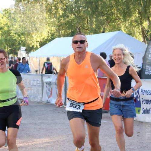 07.09.2025 - 19. Norderstedt Triathlon Zöllner http://msf.ph/oto/8777077 07.09.2025 17:12:49 Ziel 933, 1557 meine-sportfotos.de