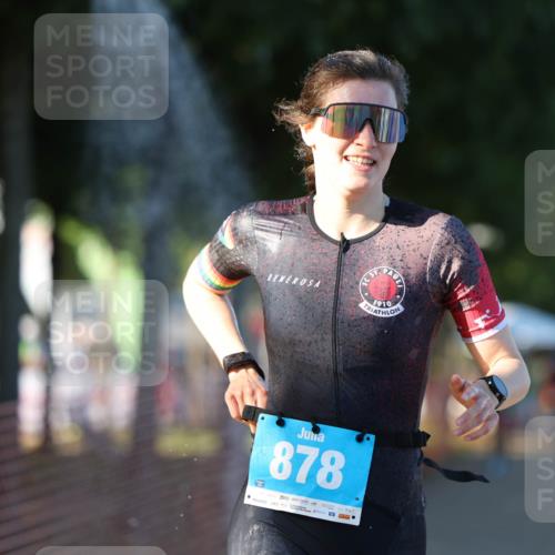 07.09.2025 - 19. Norderstedt Triathlon Michael Strokosch http://msf.ph/oto/8777101 07.09.2025 16:49:38 Laufen 878, 933, 1058, 1096 meine-sportfotos.de