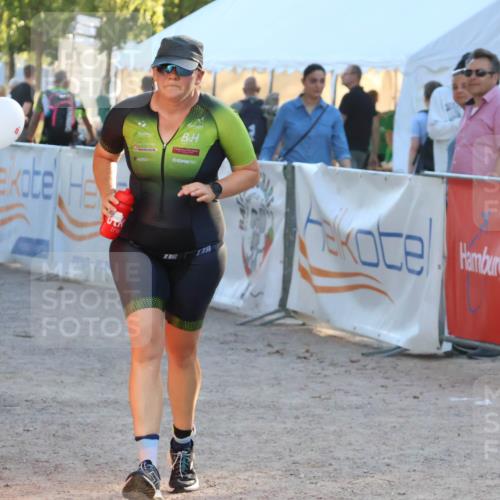 07.09.2025 - 19. Norderstedt Triathlon Zöllner http://msf.ph/oto/8777110 07.09.2025 17:12:53 Ziel 454, 933 meine-sportfotos.de