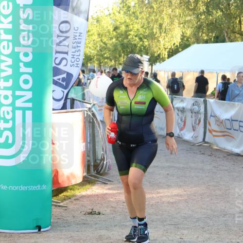 07.09.2025 - 19. Norderstedt Triathlon Zöllner http://msf.ph/oto/8777133 07.09.2025 17:12:55 Ziel 454, 933 meine-sportfotos.de