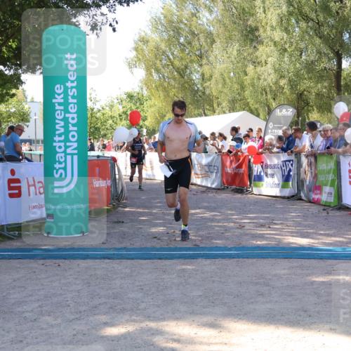 07.09.2025 - 19. Norderstedt Triathlon Zöllner http://msf.ph/oto/8777134 07.09.2025 12:09:14 Ziel 185, 806 meine-sportfotos.de