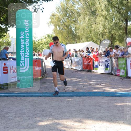 07.09.2025 - 19. Norderstedt Triathlon Zöllner http://msf.ph/oto/8777137 07.09.2025 12:09:15 Ziel 185, 806 meine-sportfotos.de