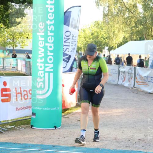 07.09.2025 - 19. Norderstedt Triathlon Zöllner http://msf.ph/oto/8777150 07.09.2025 17:12:56 Ziel 454, 933 meine-sportfotos.de