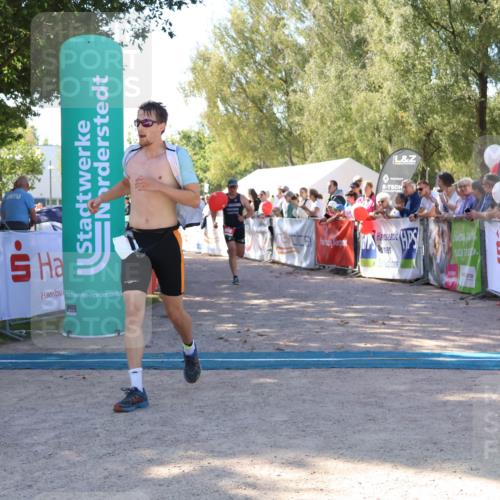 07.09.2025 - 19. Norderstedt Triathlon Zöllner http://msf.ph/oto/8777151 07.09.2025 12:09:15 Ziel 185, 806 meine-sportfotos.de