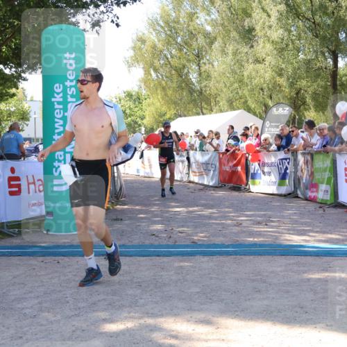 07.09.2025 - 19. Norderstedt Triathlon Zöllner http://msf.ph/oto/8777155 07.09.2025 12:09:16 Ziel 185, 806 meine-sportfotos.de