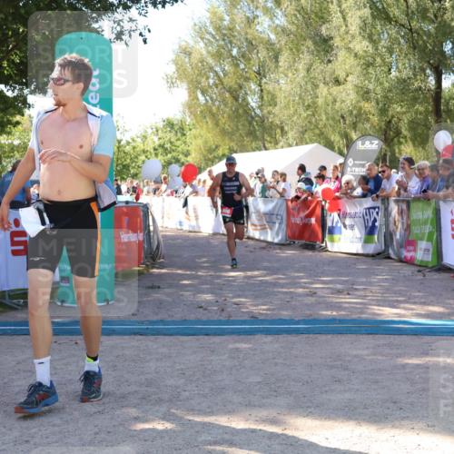 07.09.2025 - 19. Norderstedt Triathlon Zöllner http://msf.ph/oto/8777162 07.09.2025 12:09:16 Ziel 185, 806 meine-sportfotos.de
