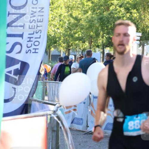 07.09.2025 - 19. Norderstedt Triathlon Zöllner http://msf.ph/oto/8777163 07.09.2025 17:13:29 Ziel 889 meine-sportfotos.de