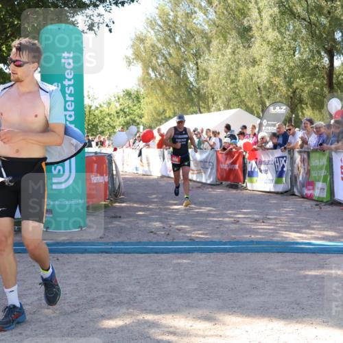 07.09.2025 - 19. Norderstedt Triathlon Zöllner http://msf.ph/oto/8777166 07.09.2025 12:09:16 Ziel 185, 806 meine-sportfotos.de