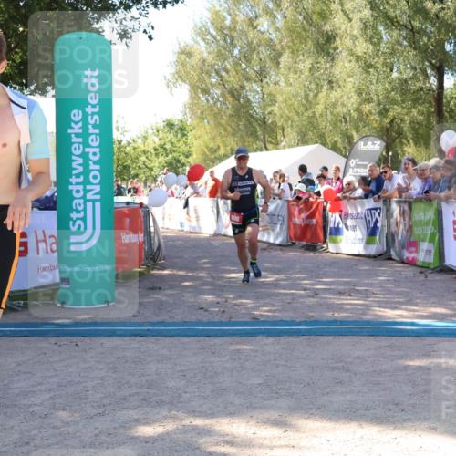 07.09.2025 - 19. Norderstedt Triathlon Zöllner http://msf.ph/oto/8777175 07.09.2025 12:09:17 Ziel 185, 806 meine-sportfotos.de