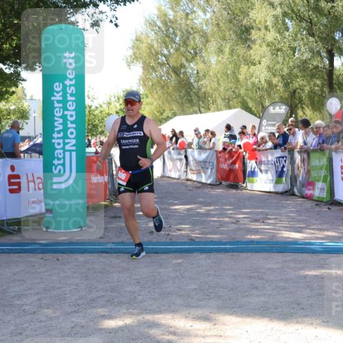 07.09.2025 - 19. Norderstedt Triathlon Zöllner http://msf.ph/oto/8777184 07.09.2025 12:09:18 Ziel 185, 806 meine-sportfotos.de