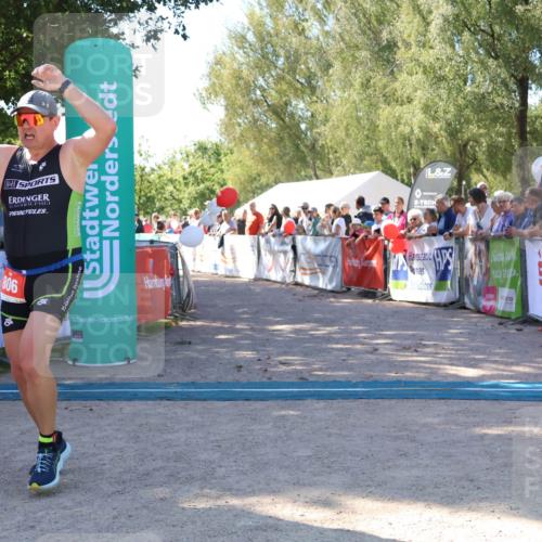 07.09.2025 - 19. Norderstedt Triathlon Zöllner http://msf.ph/oto/8777197 07.09.2025 12:09:19 Ziel 185, 806 meine-sportfotos.de