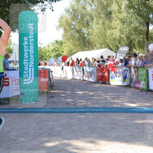 07.09.2025 - 19. Norderstedt Triathlon Zöllner http://msf.ph/oto/8777201 07.09.2025 12:09:19 Ziel 185, 806 meine-sportfotos.de