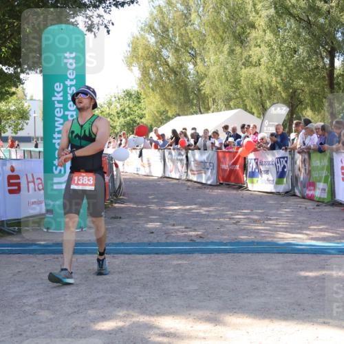 07.09.2025 - 19. Norderstedt Triathlon Zöllner http://msf.ph/oto/8777246 07.09.2025 12:10:04 Ziel 1195, 1383 meine-sportfotos.de