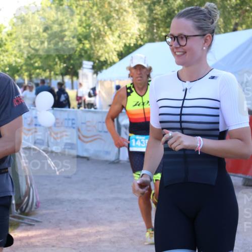 07.09.2025 - 19. Norderstedt Triathlon Zöllner http://msf.ph/oto/8777297 07.09.2025 17:14:23 Ziel 940, 1435, 1472 meine-sportfotos.de