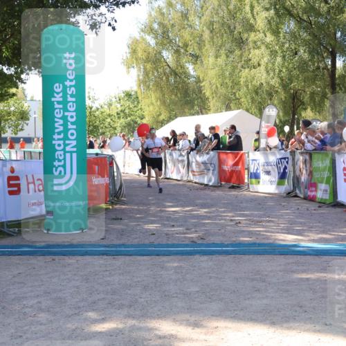 07.09.2025 - 19. Norderstedt Triathlon Zöllner http://msf.ph/oto/8777332 07.09.2025 12:11:12 Ziel 300, 1155 meine-sportfotos.de