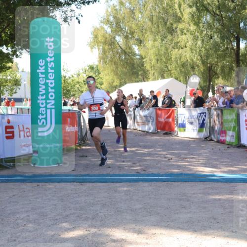 07.09.2025 - 19. Norderstedt Triathlon Zöllner http://msf.ph/oto/8777344 07.09.2025 12:11:14 Ziel 300, 1155 meine-sportfotos.de
