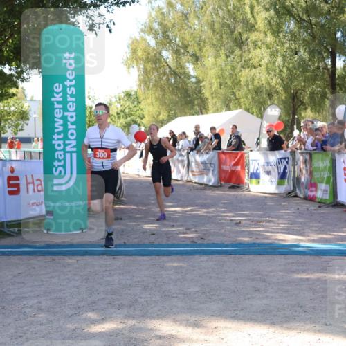 07.09.2025 - 19. Norderstedt Triathlon Zöllner http://msf.ph/oto/8777347 07.09.2025 12:11:15 Ziel 300, 1155 meine-sportfotos.de
