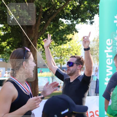 07.09.2025 - 19. Norderstedt Triathlon Zöllner http://msf.ph/oto/8777354 07.09.2025 17:14:28 Ziel 940, 1435, 1472 meine-sportfotos.de
