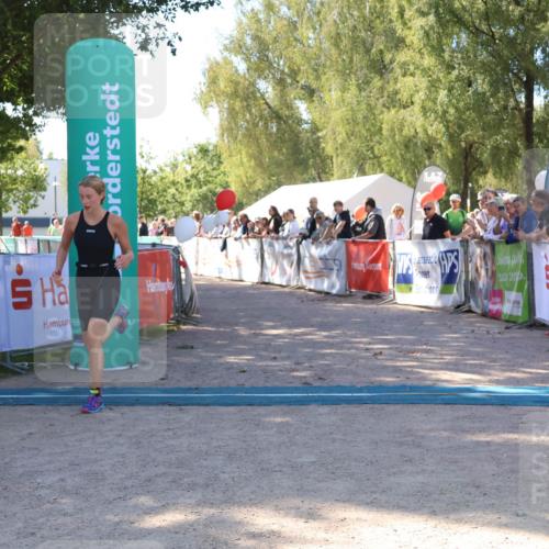 07.09.2025 - 19. Norderstedt Triathlon Zöllner http://msf.ph/oto/8777365 07.09.2025 12:11:16 Ziel 300, 1155 meine-sportfotos.de