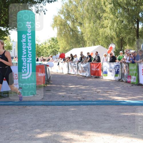 07.09.2025 - 19. Norderstedt Triathlon Zöllner http://msf.ph/oto/8777370 07.09.2025 12:11:16 Ziel 300, 1155 meine-sportfotos.de