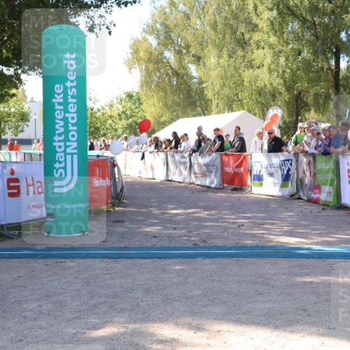 07.09.2025 - 19. Norderstedt Triathlon Zöllner http://msf.ph/oto/8777372 07.09.2025 12:11:16 Ziel 300, 1155 meine-sportfotos.de