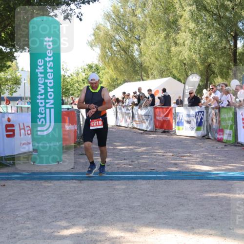 07.09.2025 - 19. Norderstedt Triathlon Zöllner http://msf.ph/oto/8777405 07.09.2025 12:12:01 Ziel 1219 meine-sportfotos.de