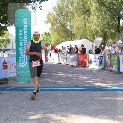 07.09.2025 - 19. Norderstedt Triathlon Zöllner http://msf.ph/oto/8777410 07.09.2025 12:12:01 Ziel 1219 meine-sportfotos.de
