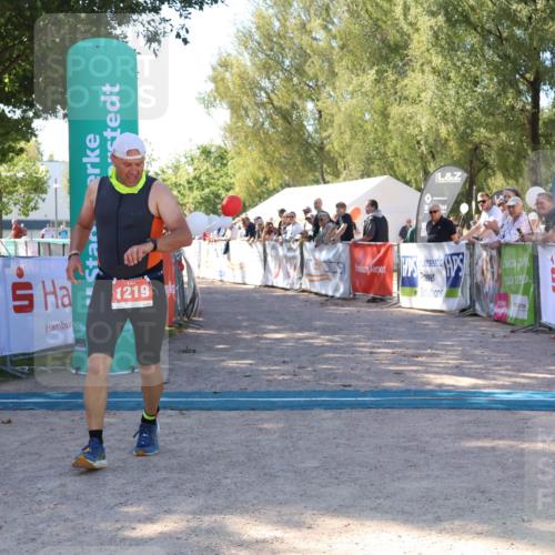 07.09.2025 - 19. Norderstedt Triathlon Zöllner http://msf.ph/oto/8777413 07.09.2025 12:12:02 Ziel 1219 meine-sportfotos.de