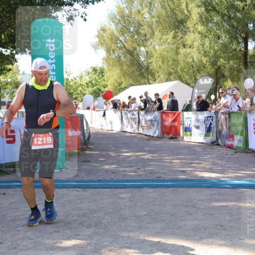07.09.2025 - 19. Norderstedt Triathlon Zöllner http://msf.ph/oto/8777416 07.09.2025 12:12:02 Ziel 1219 meine-sportfotos.de