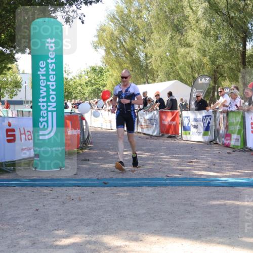 07.09.2025 - 19. Norderstedt Triathlon Zöllner http://msf.ph/oto/8777418 07.09.2025 12:12:37 Ziel 296 meine-sportfotos.de