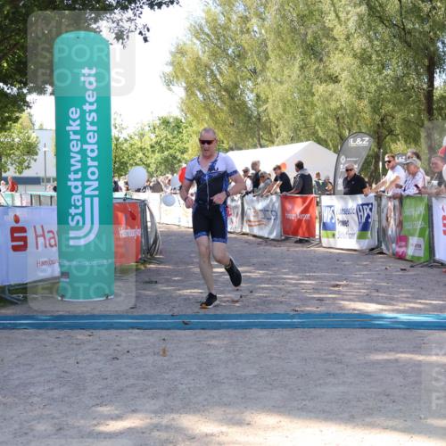 07.09.2025 - 19. Norderstedt Triathlon Zöllner http://msf.ph/oto/8777424 07.09.2025 12:12:37 Ziel 296 meine-sportfotos.de
