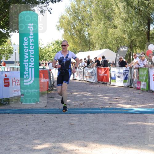07.09.2025 - 19. Norderstedt Triathlon Zöllner http://msf.ph/oto/8777430 07.09.2025 12:12:37 Ziel 296 meine-sportfotos.de