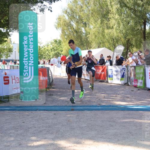 07.09.2025 - 19. Norderstedt Triathlon Zöllner http://msf.ph/oto/8777474 07.09.2025 12:13:51 Ziel 229, 1182, 1190 meine-sportfotos.de