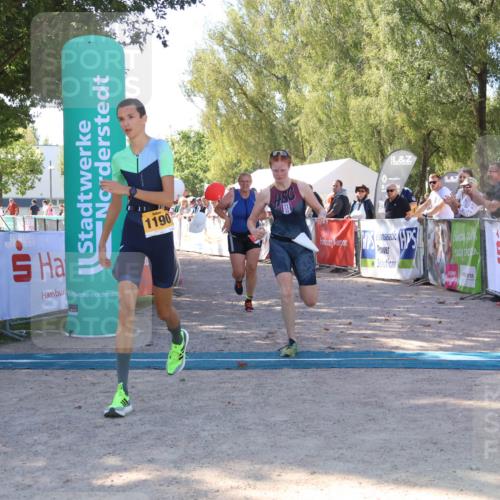 07.09.2025 - 19. Norderstedt Triathlon Zöllner http://msf.ph/oto/8777482 07.09.2025 12:13:52 Ziel 229, 1182, 1190 meine-sportfotos.de