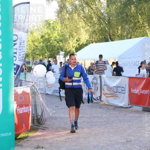 07.09.2025 - 19. Norderstedt Triathlon Zöllner http://msf.ph/oto/8777493 07.09.2025 17:15:19 Ziel  meine-sportfotos.de