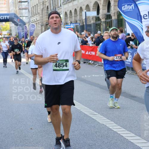 07.09.2025 - BARMER Alsterlauf Strokosch-Dieckow http://msf.ph/oto/8777505 07.09.2025 10:07:05 Ziel 2109, 2110, 2218, 2233, 2353, 2520, 2637, 2662, 2893, 2939, 2962, 3108, 3109, 3196, 3265, 3274, 3343, 3782, 3820, 3864, 4061, 4063, 4110, 4309, 4859, 4957, 5060, 5399, 5524, 5593, 5854, 5932, 6061, 6140, 8282 meine-sportfotos.de