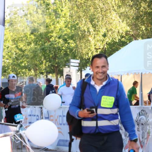 07.09.2025 - 19. Norderstedt Triathlon Zöllner http://msf.ph/oto/8777512 07.09.2025 17:15:20 Ziel  meine-sportfotos.de