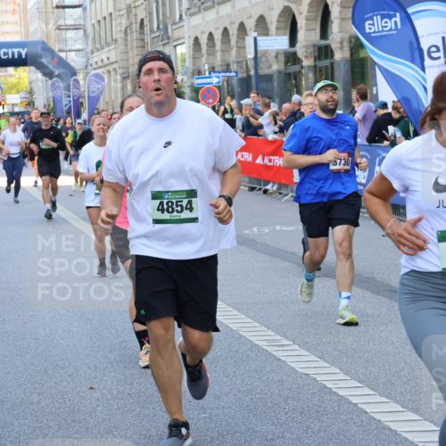 07.09.2025 - BARMER Alsterlauf Strokosch-Dieckow http://msf.ph/oto/8777547 07.09.2025 10:07:05 Ziel 2109, 2110, 2218, 2233, 2353, 2520, 2637, 2662, 2893, 2939, 2962, 3108, 3109, 3196, 3265, 3274, 3343, 3782, 3820, 3864, 4061, 4063, 4110, 4309, 4859, 4957, 5060, 5399, 5524, 5593, 5854, 5932, 6061, 6140, 8282 meine-sportfotos.de