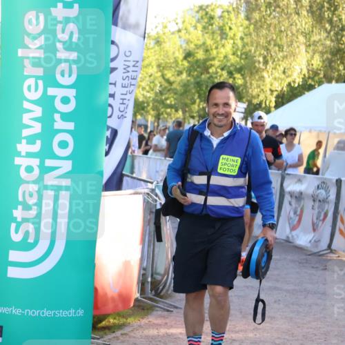 07.09.2025 - 19. Norderstedt Triathlon Zöllner http://msf.ph/oto/8777551 07.09.2025 17:15:22 Ziel 1417 meine-sportfotos.de