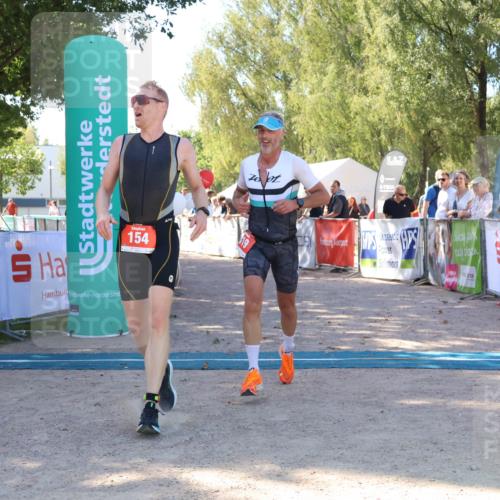 07.09.2025 - 19. Norderstedt Triathlon Zöllner http://msf.ph/oto/8777555 07.09.2025 12:14:50 Ziel 154, 819 meine-sportfotos.de