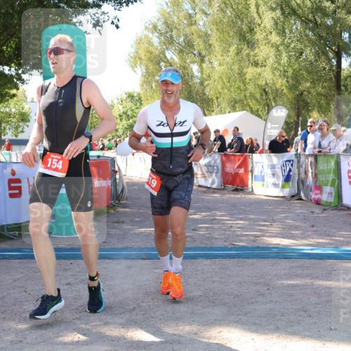 07.09.2025 - 19. Norderstedt Triathlon Zöllner http://msf.ph/oto/8777558 07.09.2025 12:14:50 Ziel 154, 819 meine-sportfotos.de