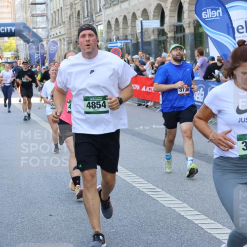 07.09.2025 - BARMER Alsterlauf Strokosch-Dieckow http://msf.ph/oto/8777567 07.09.2025 10:07:04 Ziel 2109, 2110, 2218, 2233, 2353, 2520, 2637, 2662, 2893, 2939, 2962, 3108, 3109, 3196, 3265, 3274, 3343, 3782, 3820, 3864, 4061, 4063, 4309, 4409, 4859, 4957, 5060, 5399, 5524, 5593, 5854, 5932, 6061, 8282 meine-sportfotos.de