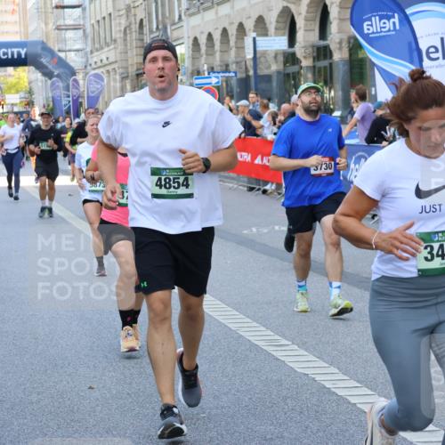 07.09.2025 - BARMER Alsterlauf Strokosch-Dieckow http://msf.ph/oto/8777589 07.09.2025 10:07:04 Ziel 2109, 2110, 2218, 2233, 2353, 2520, 2637, 2662, 2893, 2939, 2962, 3108, 3109, 3196, 3265, 3274, 3343, 3782, 3820, 3864, 4061, 4063, 4309, 4409, 4859, 4957, 5060, 5399, 5524, 5593, 5854, 5932, 6061, 8282 meine-sportfotos.de